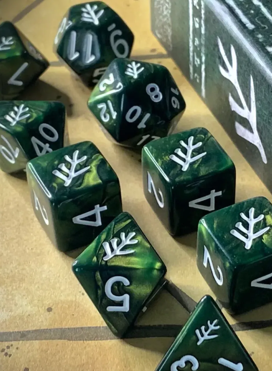 Set de dés - Elder Dice : Lovecraft ElderSign Dice - Aegis White on Eldritch Green (9)