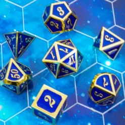 Set de dés métallique bleu profond avec chiffres dorés