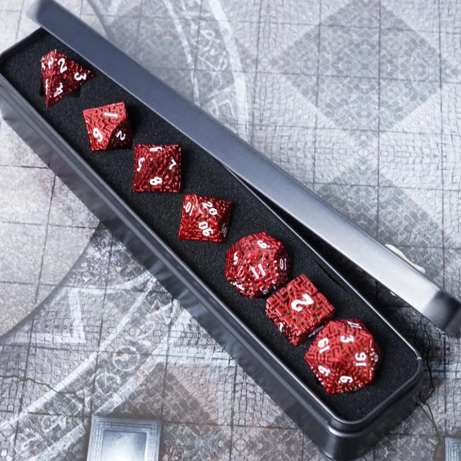 Set de Dés Métalliques Ajourés – Modèle "Labyrinthe" rouge et blanc